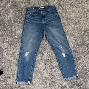Levi's mom jeans